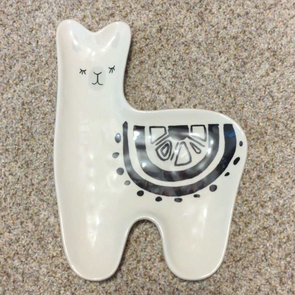 Llama accessories tray